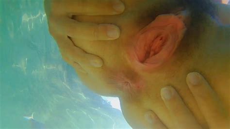 Close Up Fuck In The Sea Underwater Cum Leak N Vagina Cleaning Xxx