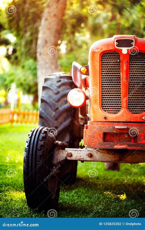 45 Roue De Fer D Un Vieux Tracteur Photos Libres De Droits Et Gratuites