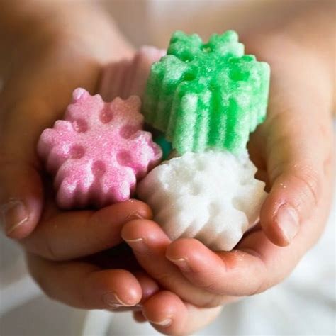 Zollette decorate x'mas sugar cubes. Come fare le zollette di zucchero colorate e aromatizzate | Ricetta | Zollette di zucchero ...