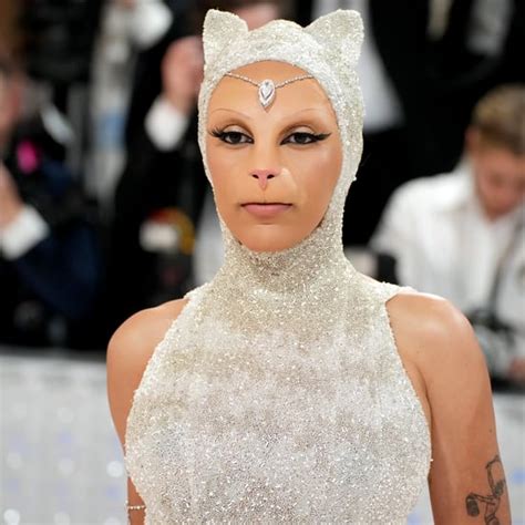 Doja Cat In Oscar De La Renta At The Met Gala 2023 Popsugar Fashion