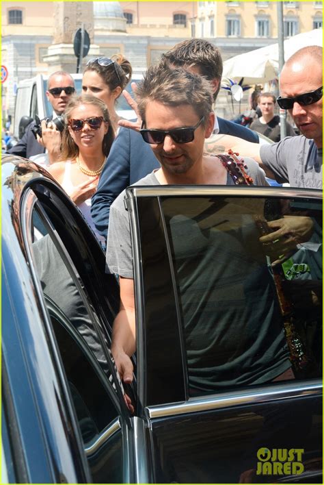 Kate Hudson Matt Bellamy Fan Friendly In Rome Photo Kate Hudson Matt Bellamy