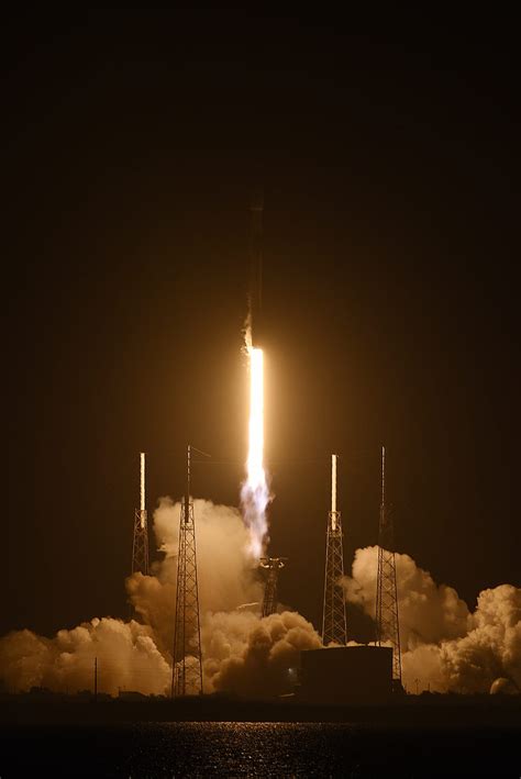 SpaceX Rocket Falcon PSN VI Palm Shores Satellite Satelites Complex HD Phone