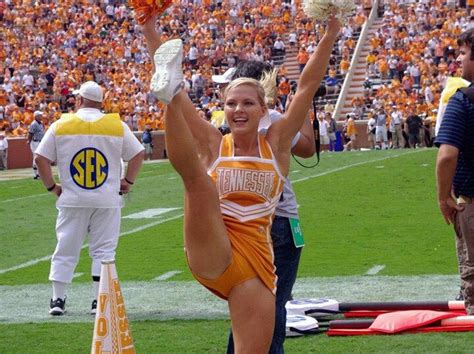 Pin On College Cheerleaders