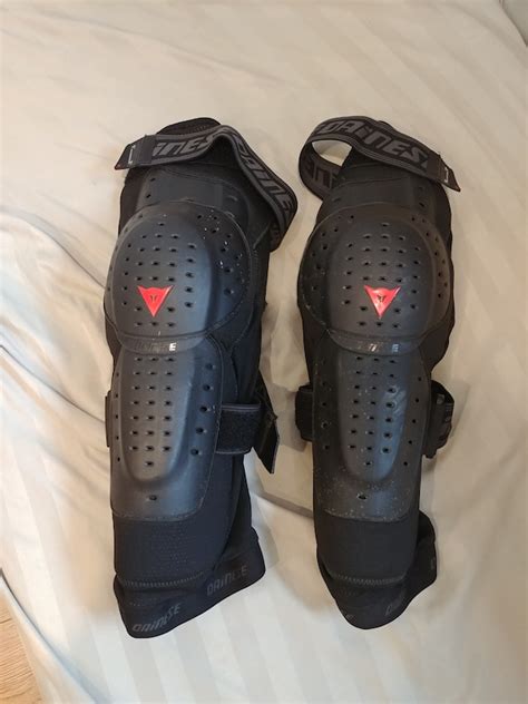 Dainese Mens Knee Pads Large For Sale