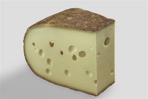 Silagefreie rohmilch, ohne chemische zusätze, nur mit zusatz von lab. Schweizer Emmentaler | Hartkäse | Käse | Tölzer Kasladen