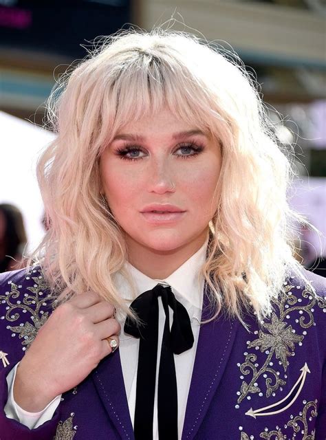 The Bbmas Hair And Makeup Looks You Do Not Want To Miss Penteados Cabelo Kesha