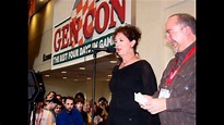 Gail Gygax gives Memorial Speech for Gary Gygax at Gen Con 2010 - YouTube