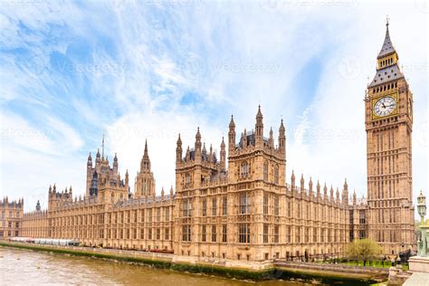Houses Of Parliament And Big Ben In London 2488135 Stock Photo At Vecteezy