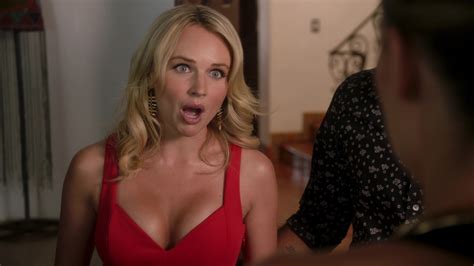 Kimberley Crossman Seins Nus