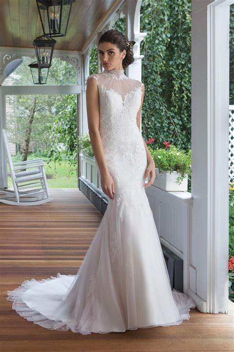 Zu den grundsätzlichen formen lässt sich folgendes sagen: Alle Brautkleider Ausschnitt-Formen I Tipps & Figur ...