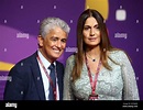 Bebeto llega con su esposa, Denise de Oliveira, antes del sorteo final ...