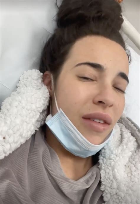 Stephanie Davis Says Her Oxygen Levels Arent Great As She Battles