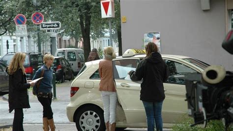 Soap Dreh In Düsseldorf Verbotene Liebe Lockt Viele Schaulustige