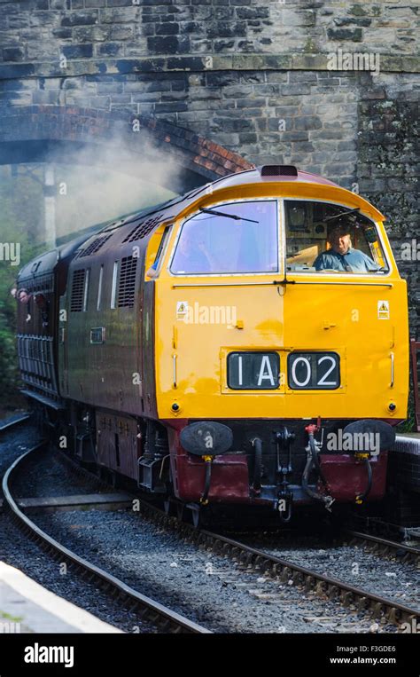 Class 52 Western Diesel Loco D1015 Arriving At Arley Station On The Severn Valley Railway Stock