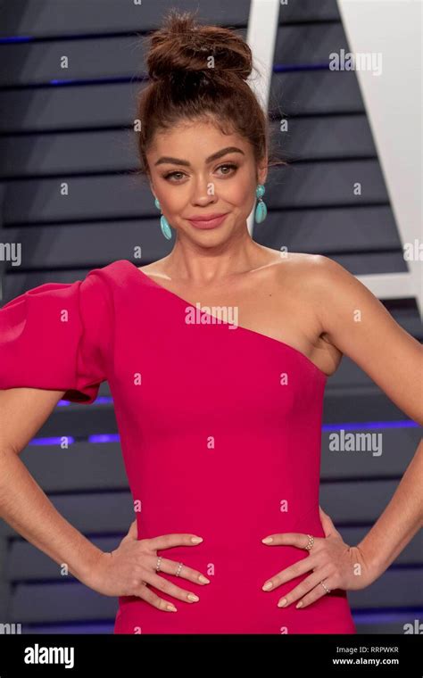 Sarah Hyland Attends The Vanity Fair Oscar Party At Wallis Annenberg