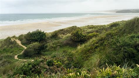 An easy 2.1 mile walk along the south west coast path from penzance that gives great views across mounts bay to st michael's mount, the lizard and mousehole. South West Coast Path - Etappe 20 - Hiking Navigator
