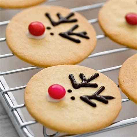 Not only are the cookies fun to. Holiday dessert ideas you can make with your kids! | vumby