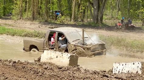 Extreme Mudding Dodge Truck In Deep Mud Hole At Walton Raceway Mud Bog Youtube