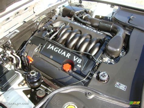 2001 Jaguar Xj Vanden Plas 40 Liter Dohc 32 Valve V8 Engine Photo
