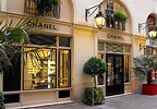 File:Chanel store, Paris 2009 001.jpg - Wikimedia Commons