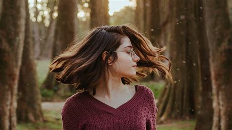 Aug 18, 2018 · saya ada solusi buatmu. 15 Quotes tentang Kecantikan Wanita yang Memotivasi | KepoGaul