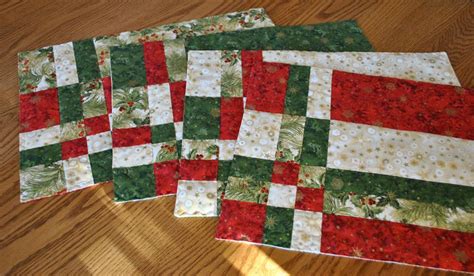 Festive Christmas Placemats Set Of Four Etsy Holiday Quilts