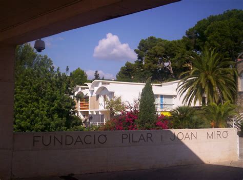 See tripadvisor's 370,772 traveller reviews and photos of palma de mallorca tourist attractions. Fundació Pilar i Joan Miró a Mallorca | Mallorca, Joan ...