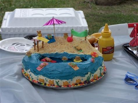Graham streusel coffee cake, graham streusel coffee cakes, teddy ice cream cake, etc. Beach Party Cake with Teddy Grahams :) cute! | cake ...