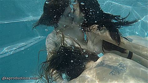 Sexy Underwater Lesbian Threesome With Alora Jaymes Sadie Holmes Slyyy
