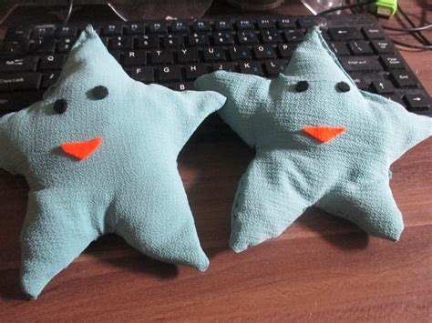 Cantik boneka kerajinan dari kain flanel mudah 28 06 2019 cara membuat boneka dari kain flanel sebenarnya banyak cara untuk membuat kerajinan dari kain flanel tetapi kali ini saya akan tutorial mudah membuat boneka karakter dari kain flanel. Cara Membuat Boneka Dari Kain Perca Beserta Gambarnya - AR ...
