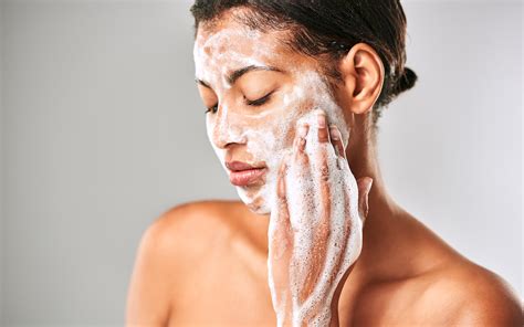 19 Best Face Washes For Acne 2021 Allure