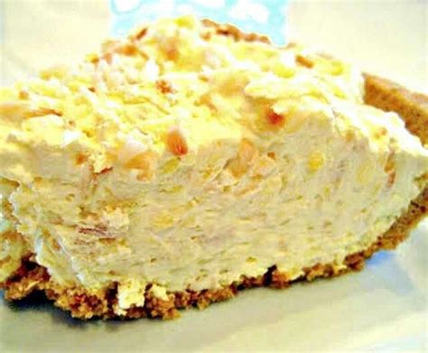 Our low carb cream pie is completely nut free and the perfect dessert for all the coconut lovers out there! Diabetic coconut cream pie | Recipes | Pinterest
