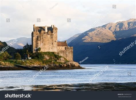 Eilean Donan Castle Twilight Scotland Uk Stock Photo 160993373