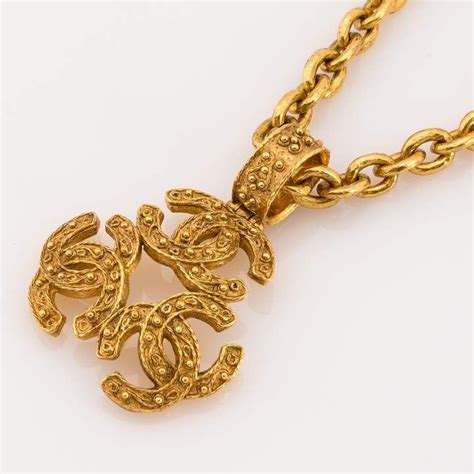 Chanel Gold Cc Necklace Pre Owned Yellow Gold Pendants Necklace