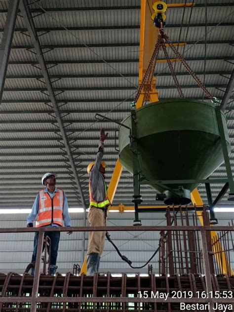 Bhd.'s net profit margin decreased by 3.13% in 2018. 2m3 Concrete Bucket | ONE MACHINE ENGINEERING SDN BHD