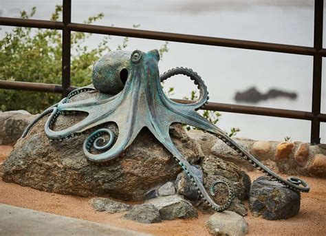 Large Bronze Octopus Sculpture Realistic Wildlife Outdoor Statues
