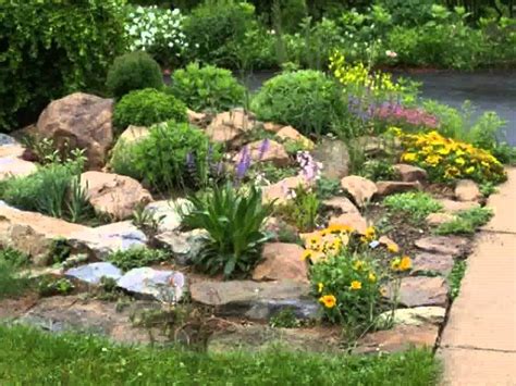 Although a rough sketch is a useful guide for planting. Four Easy Rock Garden Design Ideas with Pictures ...