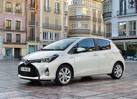 Toyota Yaris Hybrid 2015 Τιμές νέα Video Gocargr