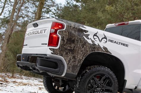 New Chevrolet Silverado Realtree Edition Is A Camouflaged Trail Boss