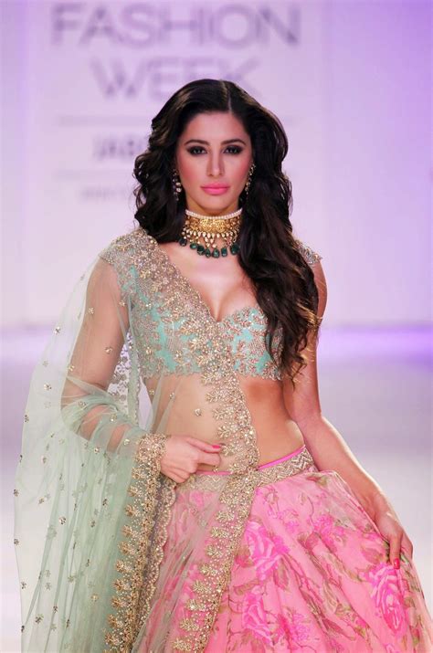 high quality bollywood celebrity pictures nargis fakhri sexiest cleavage and navel show in
