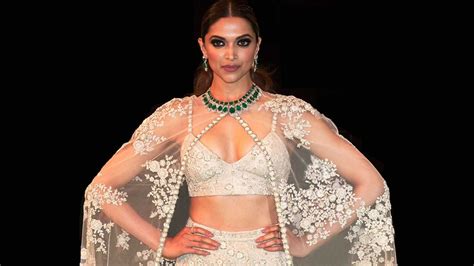 deepika nargis and the hottest women at iifa gq india