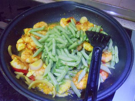 Bolehlah dicuba buat makan sendiri di rumah. Life is colorful: Step by Step... Kacang Buncis Udang ...
