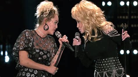 Dolly Parton And Miley Cyrus Team Up For Amazing ‘jolene Performance