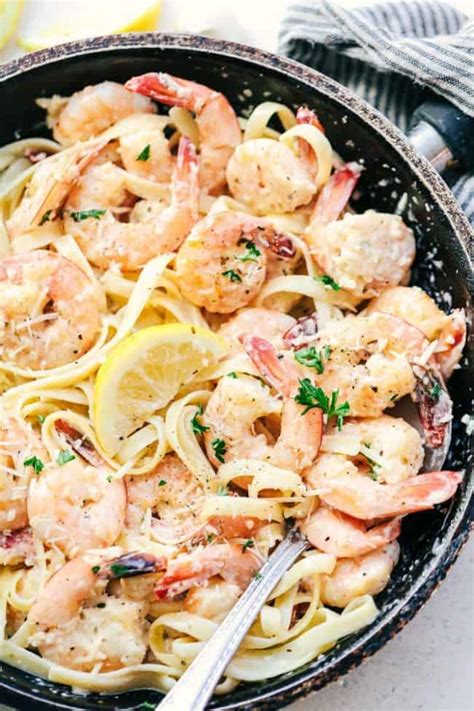 Cook, whisking occasionally, for 3 to 4 minutes or until sauce begins to thicken. Creamy Parmesan Garlic Shrimp Pasta | The Recipe Critic