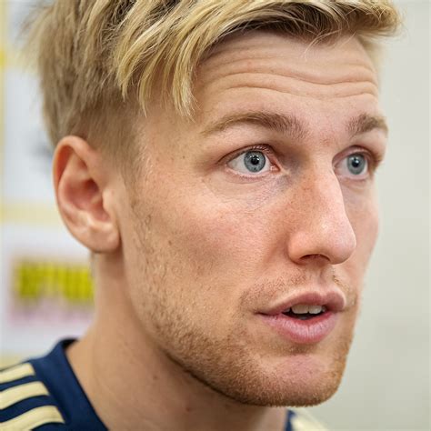 Emil forsberg to earn a point with a touch under 15% possession, as sweden did in that first game , is an achievement, and there is something admirable a bloodymindedness that forced spain into. Emil Forsberg öppnar för flytt mitt i EM-kvaldramat - hit ...