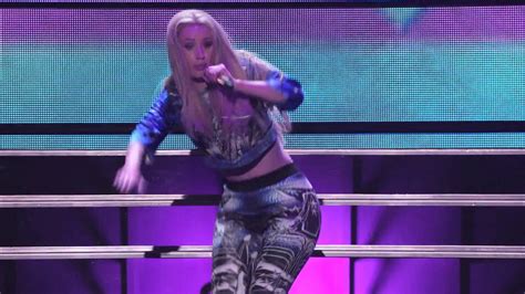 Iggy Azalea Bounce Vevo Certified Superfanfest Presented By Honda Stage Video Dailymotion