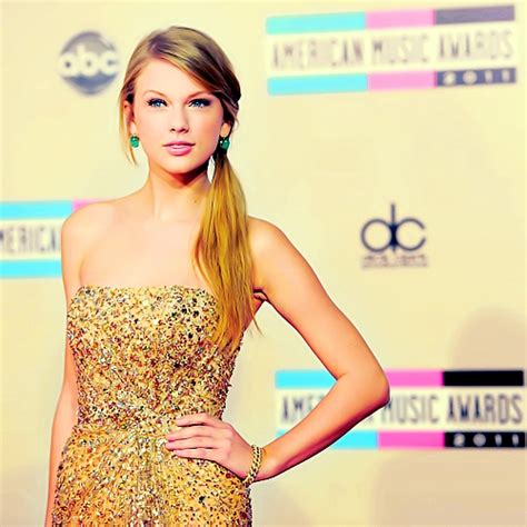 Post A Pic Of Taylor Swift In A Long Dress Taycontests Answers