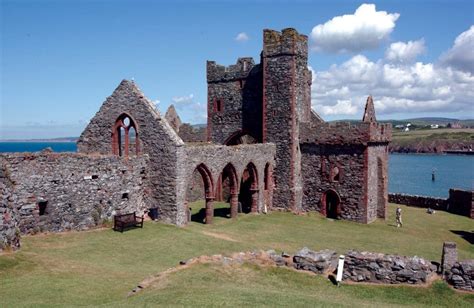 Peel Castle Cashtal Phurt Ny H Inshey Manx National Heritage