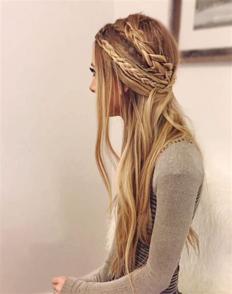 26 Boho Hairstyles With Braids Bun Updos And Other Great