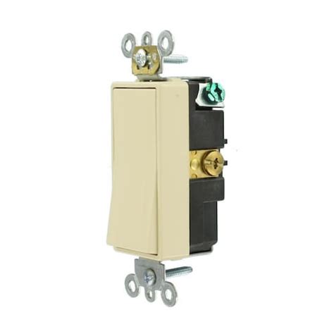 Leviton 15 Amp Commercial Grade Combination Single Pole Toggle Switch